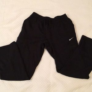 Men’s Nike joggers with pockets size medium